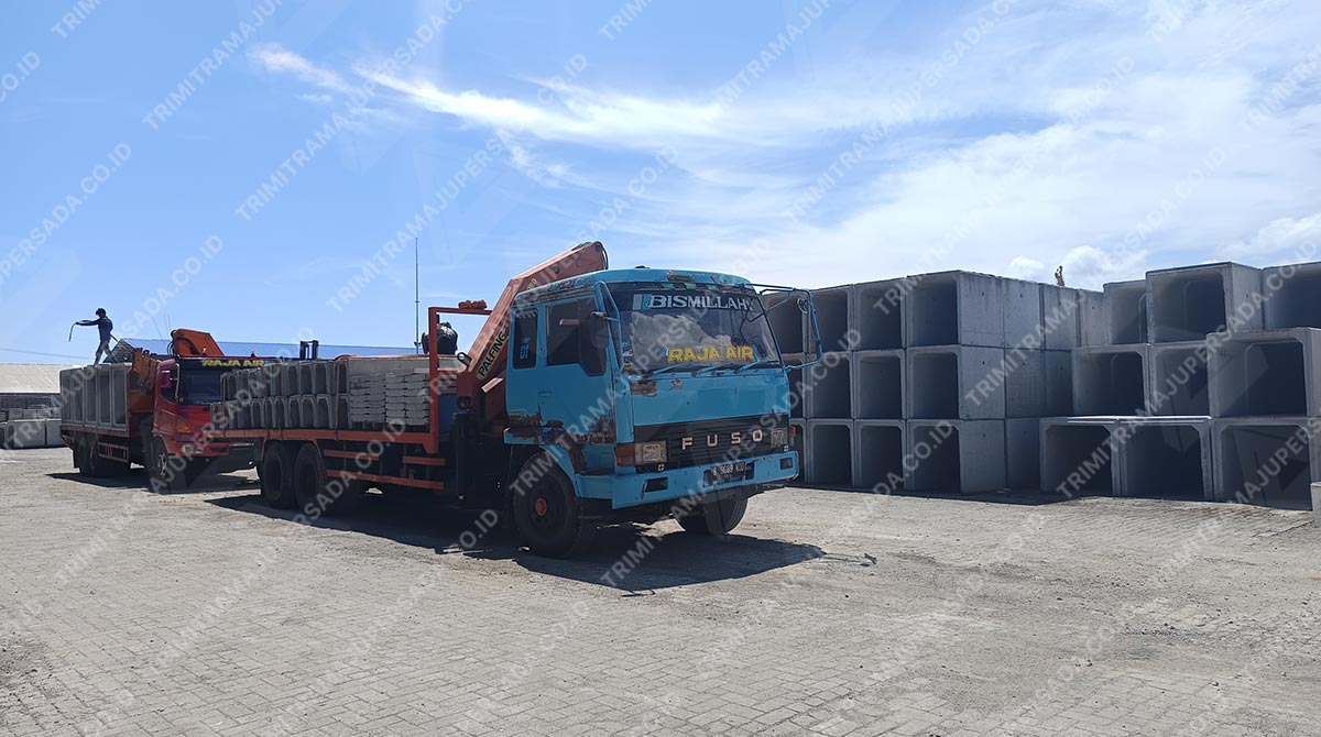 uditch makassar ready stock