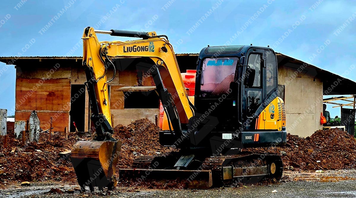 rental excavator makassar