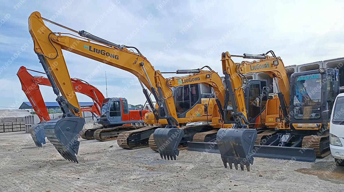sewa excavator lengkap di makassar